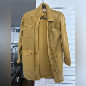 Sweatshirt-like Buttonup